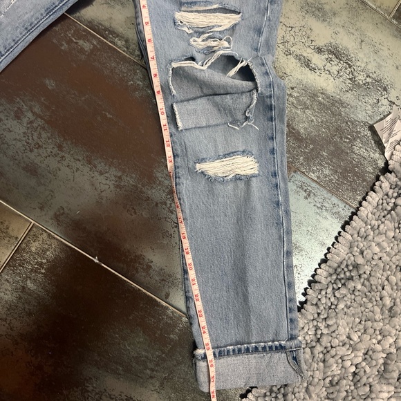 LF The Brand Women’s Y2K Light Wash Ripped Logo Jeans Size 25 - Picture 6 of 6